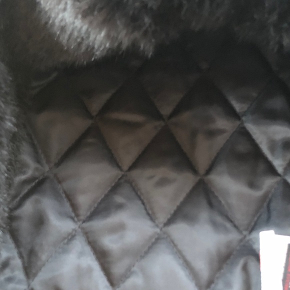 Vintage luxurious and soft quilted faux fur hood - Picture 7 of 7